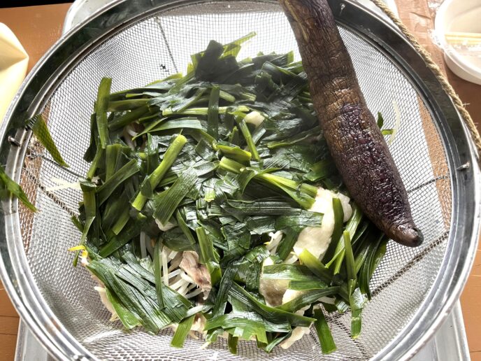 地獄蒸しで作ったニラもやし