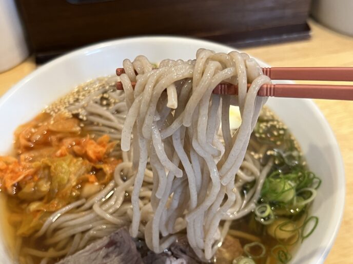 「六盛」の別府冷麺（歯ごたえのある麺）
