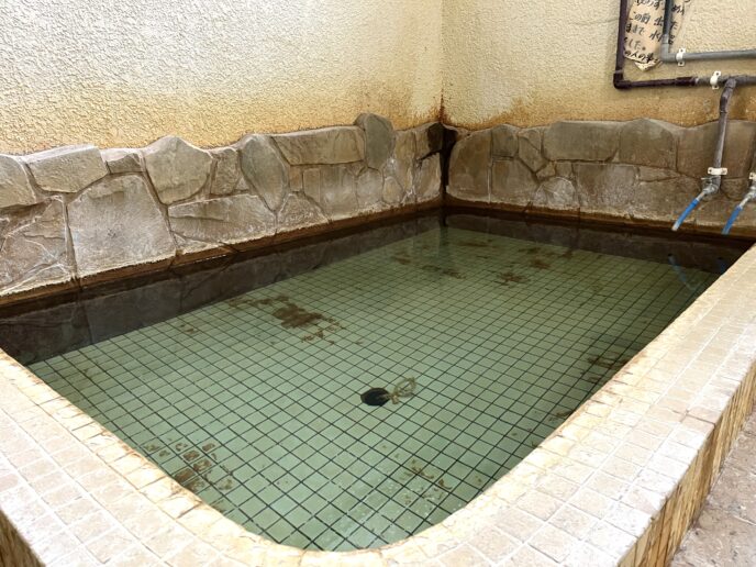 駅前高等温泉 あつ湯