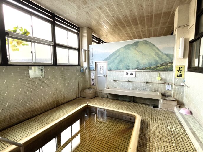 紙屋温泉 歴史を感じる浴場