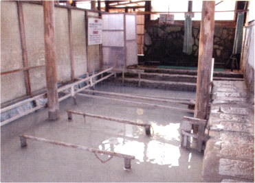 別府温泉保養ランドの地下鉱泥湯